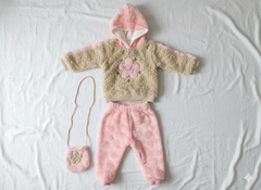 Soft Fleece Baby Winter Suit – Cozy 2-Piece Set with Cute Flower Bag
